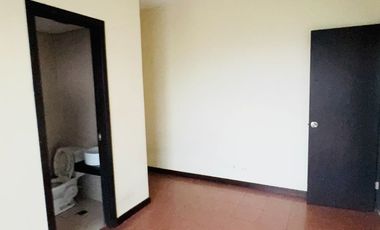 RFO Condo in Makati City 1BR 28sqm in San Lorenzo Place Pet friendly