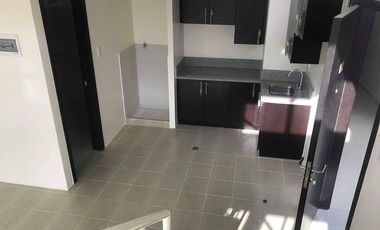 For sale Condominium penthouse Bi-level Ready for occupancy RFO in Valle Verde along c5 Arcovia