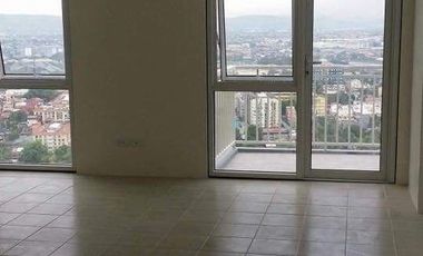 For sale Condominium penthouse Bi-level Ready for occupancy RFO in Valle Verde along c5 Arcovia