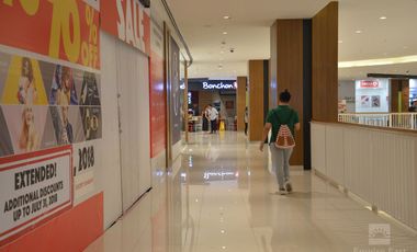 Corner unit 2 bedroom city view Ready for occupancy Condo in Edsa Magallanes Makati connected to MRT train near BGC Ayala