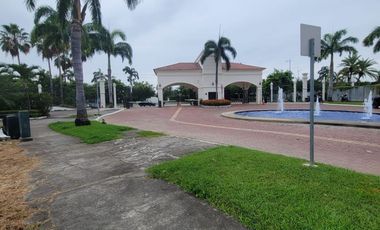 En venta terreno de oportunidad en Urbanización Mónaco, Isla Mocoli, Via a Samborondon