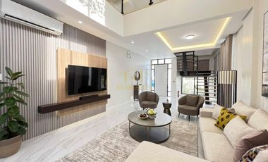 Brand New Ready for Occupancy House for sale in Versailles Along Daang Hari Alabang-Las Piñas RFO