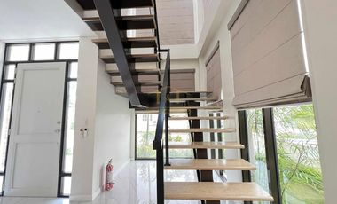 Brand New Ready for Occupancy House for sale in Versailles Along Daang Hari Alabang-Las Piñas RFO