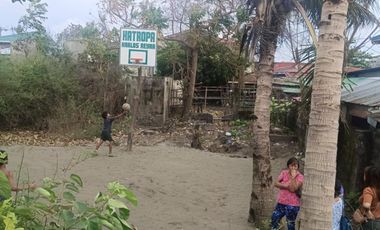 Residential lot in Bonuan Gueset along road and fronting sea shore