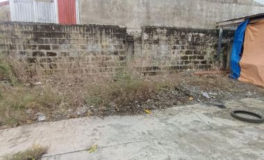 Residential lot in Bonuan Gueset along road and fronting sea shore