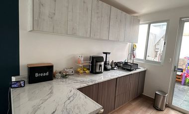 CASA CON ESTUDIO EN PLANTA BAJA EN ZAKIA