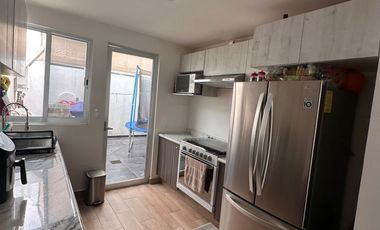 CASA CON ESTUDIO EN PLANTA BAJA EN ZAKIA