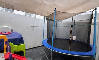 CASA CON ESTUDIO EN PLANTA BAJA EN ZAKIA