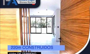 Casa amplia con acabados de lujo