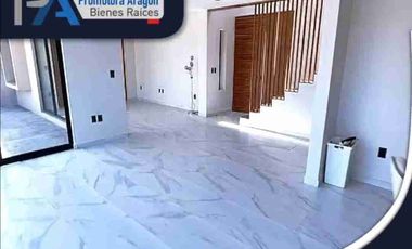 Casa amplia con acabados de lujo