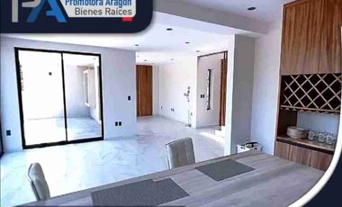 Casa amplia con acabados de lujo