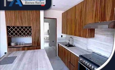Casa amplia con acabados de lujo