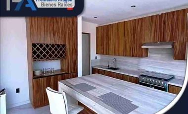 Casa amplia con acabados de lujo