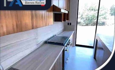 Casa amplia con acabados de lujo