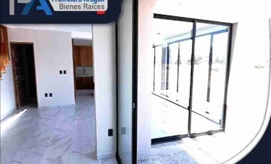 Casa amplia con acabados de lujo