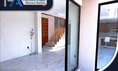 Casa amplia con acabados de lujo