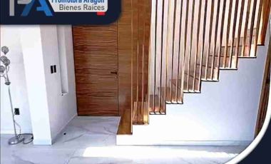Casa amplia con acabados de lujo