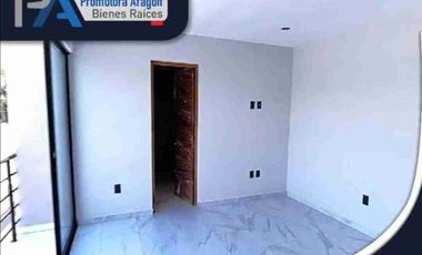 Casa amplia con acabados de lujo