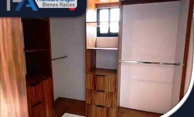 Casa amplia con acabados de lujo