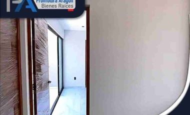 Casa amplia con acabados de lujo