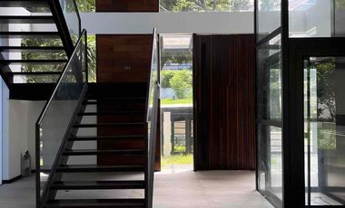 Brand new home with pool in Hillsborough Alabang