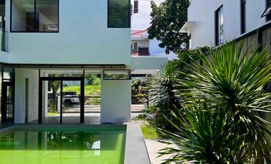 Brand new home with pool in Hillsborough Alabang
