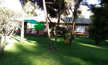 Vive en una exclusiva agrupación rodeada de tradición y naturaleza