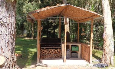Vive en una exclusiva agrupación rodeada de tradición y naturaleza