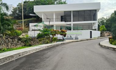 En Ricaurte - Cundinamarca arrendamos apartamento amoblado