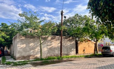 Casa en esquina salida a León
