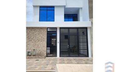 VENTA DE CASA NUEVA DE DOS PISOS TIPO UNIFAMILIAR YOPAL