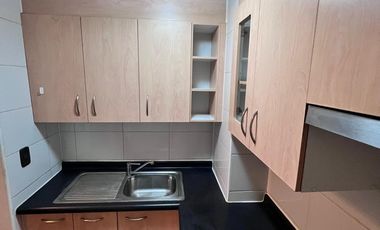 Arriendo Departamento Semi Amoblado a pasos de Metro Moneda