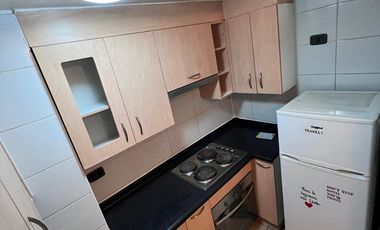 Arriendo Departamento Semi Amoblado a pasos de Metro Moneda