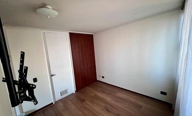 Arriendo Departamento Semi Amoblado a pasos de Metro Moneda