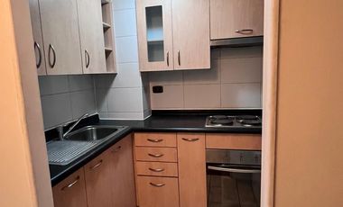 Arriendo Departamento Semi Amoblado a pasos de Metro Moneda