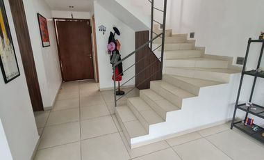 RESIDENCIA DISPONIBLE EN FRACCIONAMIENTO MONTE REAL – ZONA LOMAS DE ANGELÓPOLIS
