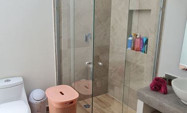 RESIDENCIA DISPONIBLE EN FRACCIONAMIENTO MONTE REAL – ZONA LOMAS DE ANGELÓPOLIS