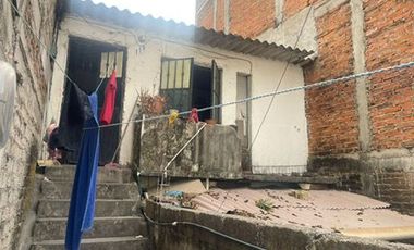 Propiedad en venta, 4 unidades rentables,  Col. 5 de diciembre Puerta Vallarta, Jal.