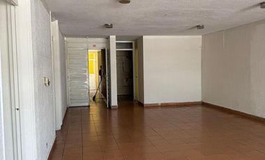 Oficina o Consultorio con 4 espacios en Renta Av Lázaro Cárdenas L401