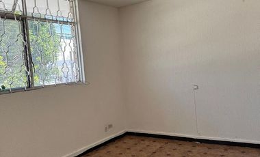 Oficina o Consultorio con 4 espacios en Renta Av Lázaro Cárdenas L401