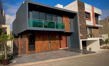 CASA EN VENTA EN SENDEROS DE MONTEVERDE 40 COTO 3 LAS FLORES