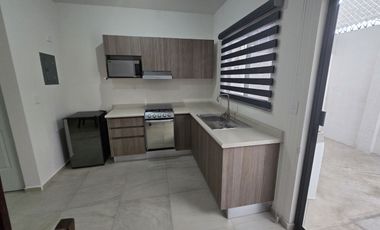 RENTA CASA AMUEBLADA CONDOMINIO HACIENDA DE LA LUZ QRO.