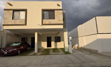 RENTA CASA AMUEBLADA CONDOMINIO HACIENDA DE LA LUZ QRO.