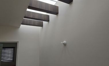 RENTA CASA AMUEBLADA CONDOMINIO HACIENDA DE LA LUZ QRO.