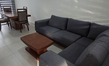 RENTA CASA AMUEBLADA CONDOMINIO HACIENDA DE LA LUZ QRO.