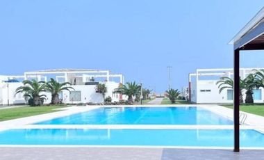 LINDA CASA DE PLAYA EN EL EXCLUSIVO CONDOMINIO CALA DEL MAR- ASIA/4 HAB/ 3 BAÑOS COMPLETOS/2 COCHERAS/2DA FILA Esta linda casa de playa con increíble