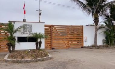 LINDA CASA EN VENTA EN CONDOMINIO CALA DEL MAR/AC 195M2/4 HAB/3 BAÑOS/TERRAZA/PISCINA/BBQ/ 2DA FILA