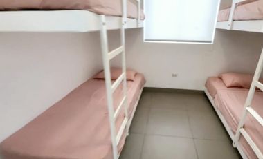 LINDA CASA EN VENTA EN CONDOMINIO CALA DEL MAR/AC 195M2/4 HAB/3 BAÑOS/TERRAZA/PISCINA/BBQ/ 2DA FILA