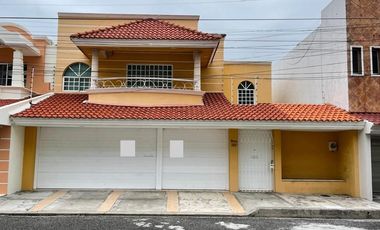 VENDO CASA EN BOCA DEL RIO, CERCA DEL MAR, Y DE PLAZAS