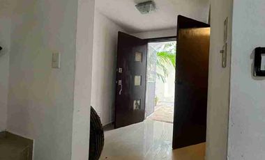 VENDO Y RENTO CASA EN AV LA LUNA